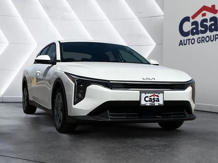 2025 Kia K4 LX photo 1