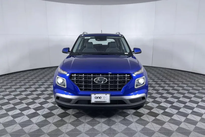2025 Hyundai Venue SEL Limited photo 1