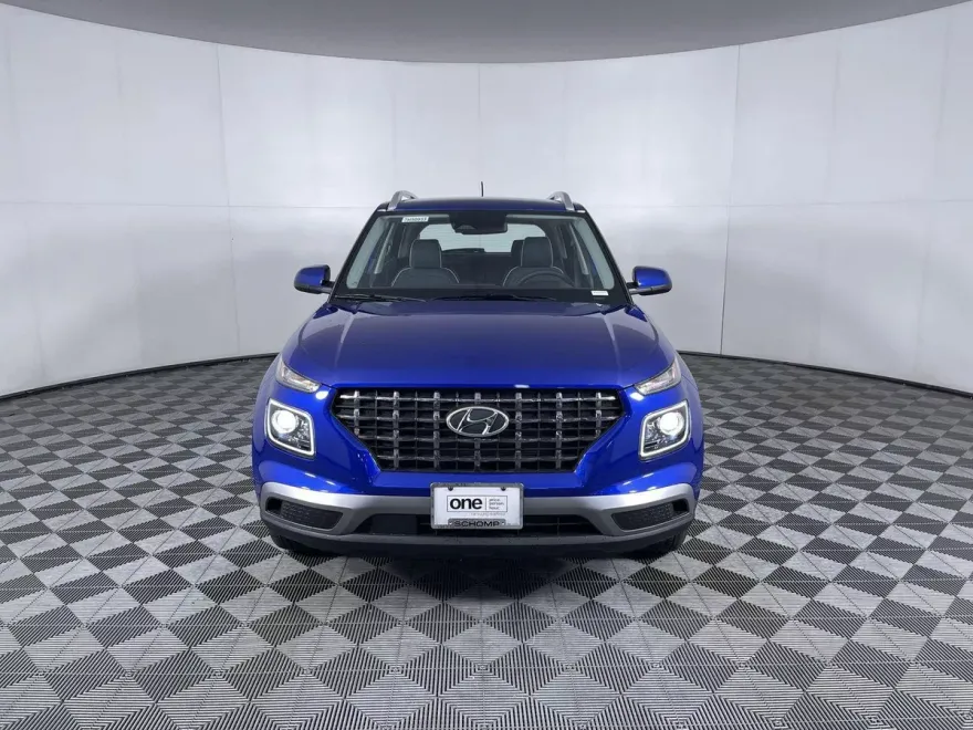 2025 Hyundai Venue SEL Limited photo 1