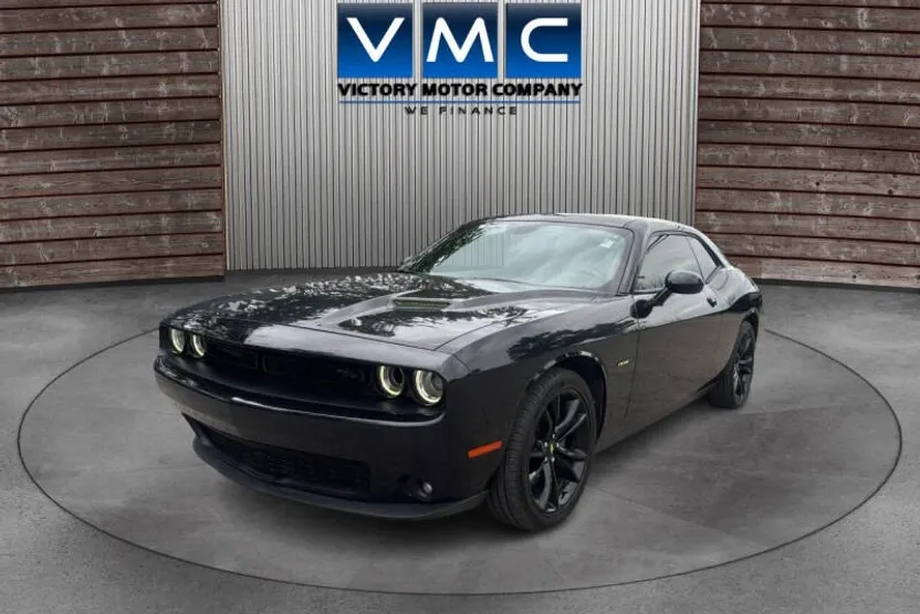 2018 Dodge Challenger R/T photo 1