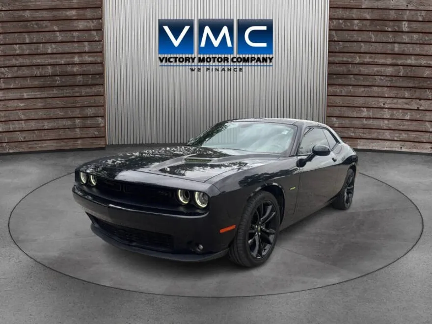2018 Dodge Challenger R/T photo 1