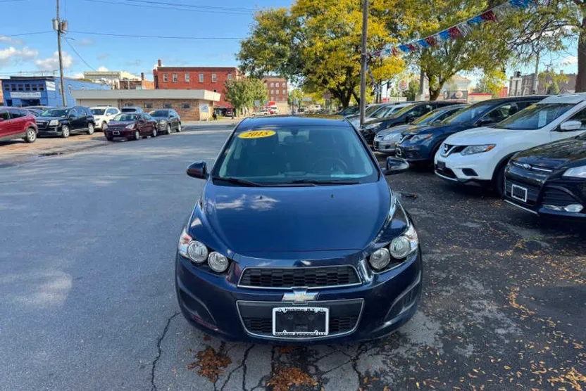 2015 Chevrolet Sonic LT photo 1
