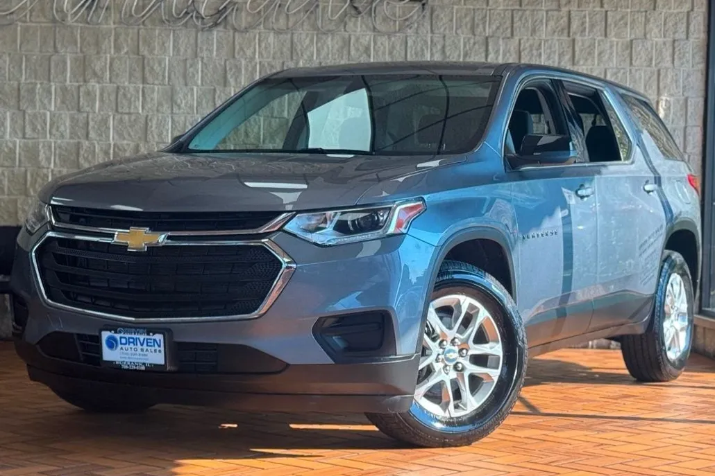 2021 Chevrolet Traverse 1LS photo 1