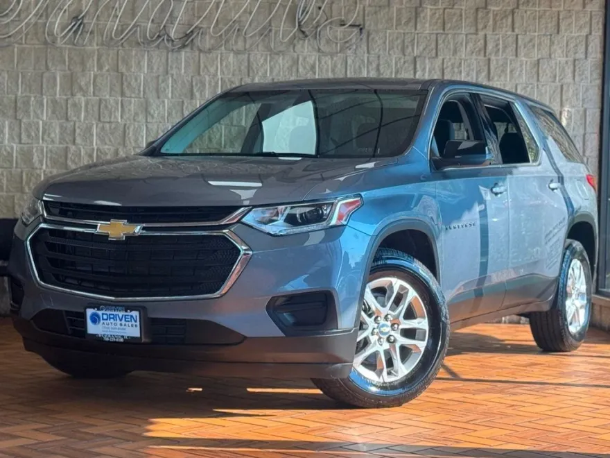 2021 Chevrolet Traverse 1LS photo 1