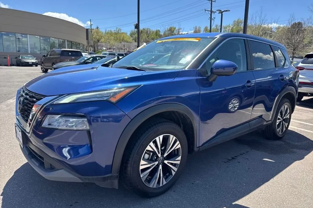 2023 Nissan Rogue SV photo 1