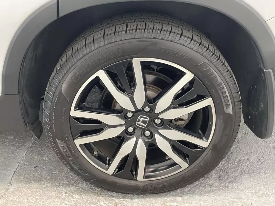 2020 Honda Pilot Touring photo 1