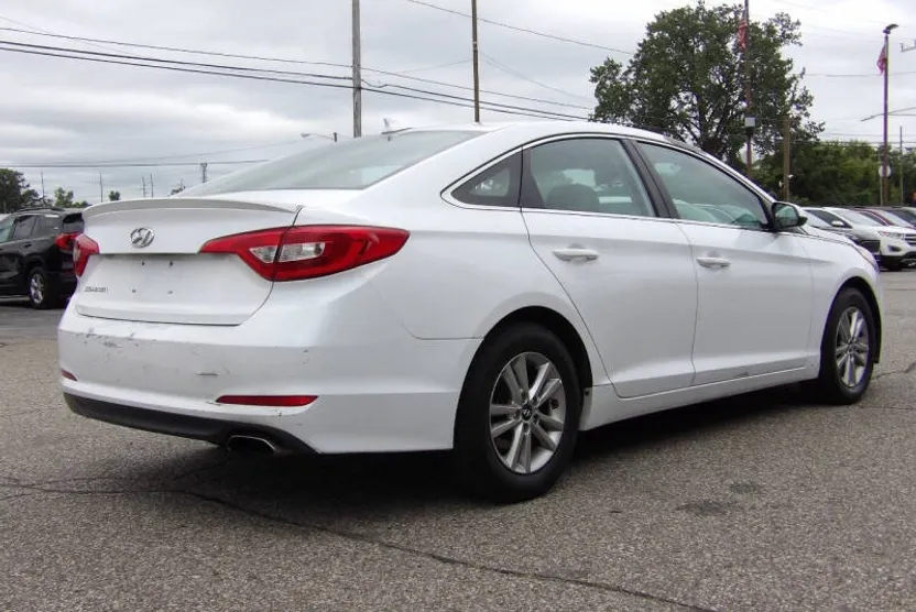 2017 Hyundai Sonata SE Eco photo 1