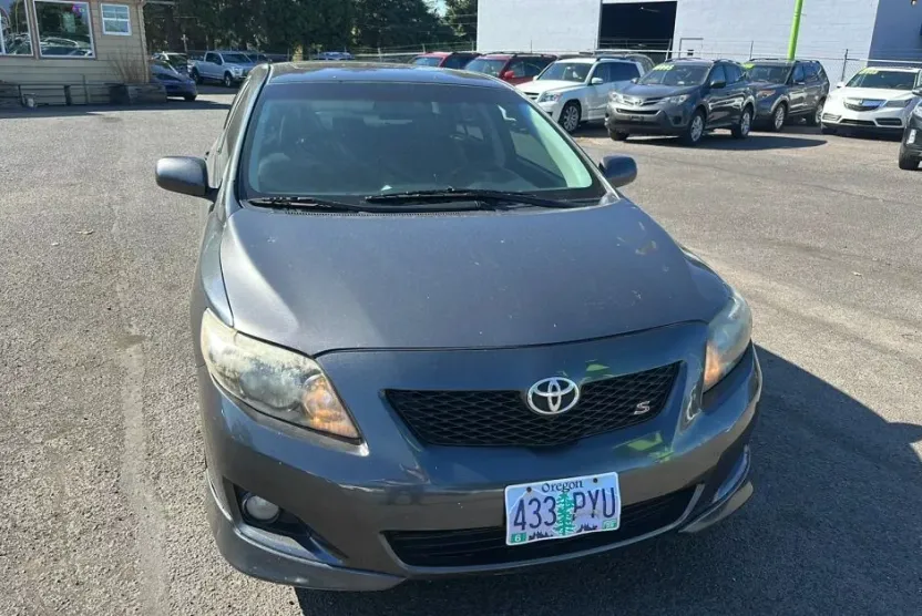 2010 Toyota Corolla photo 1