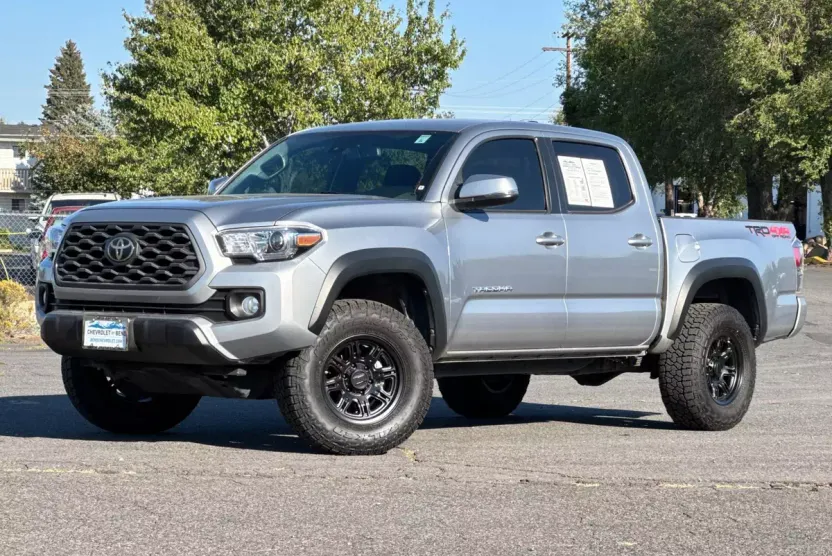 2021 Toyota Tacoma TRD Off-Road V6 photo 1