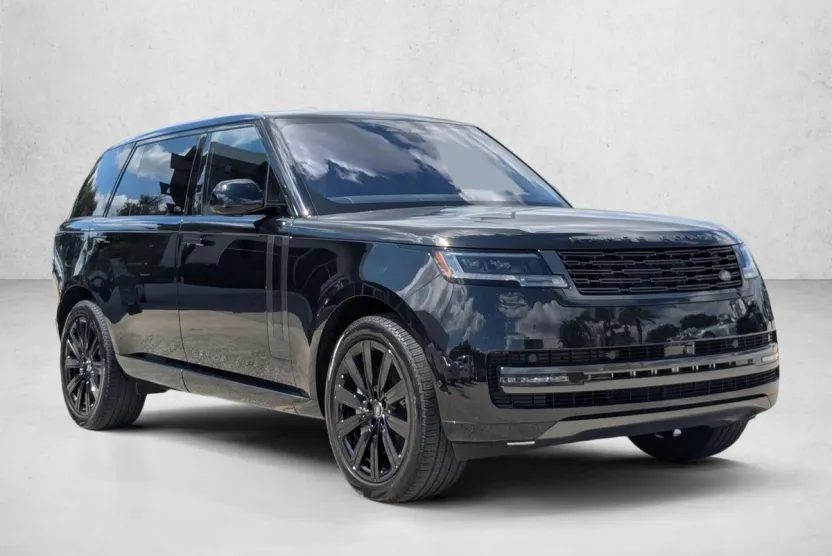 2023 Land Rover Range Rover SE photo 1