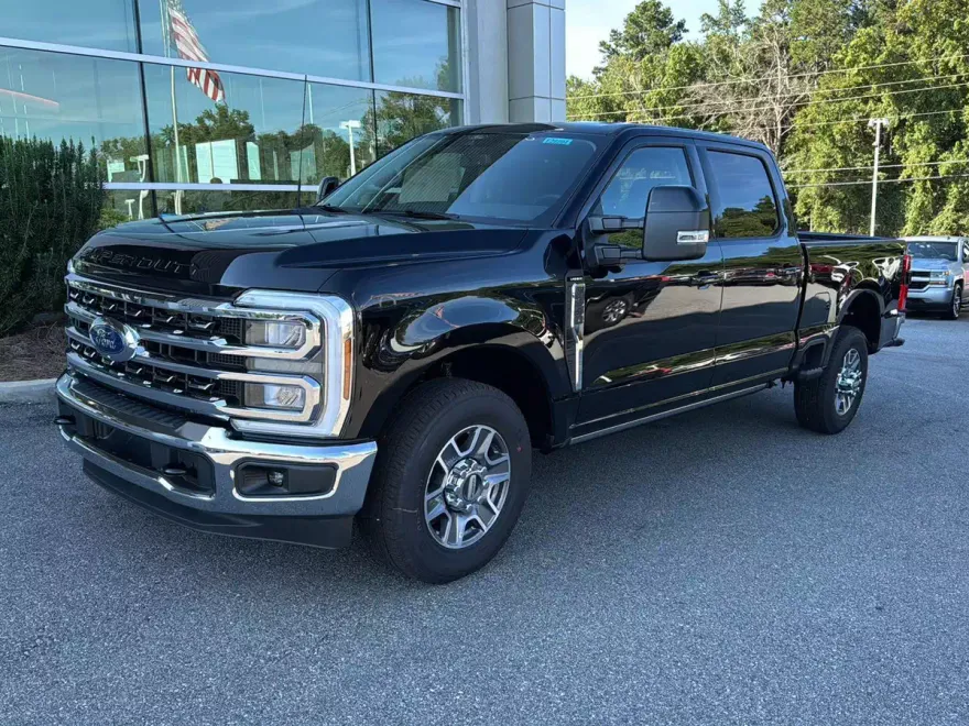 2026 Ford F-350 Lariat photo 1