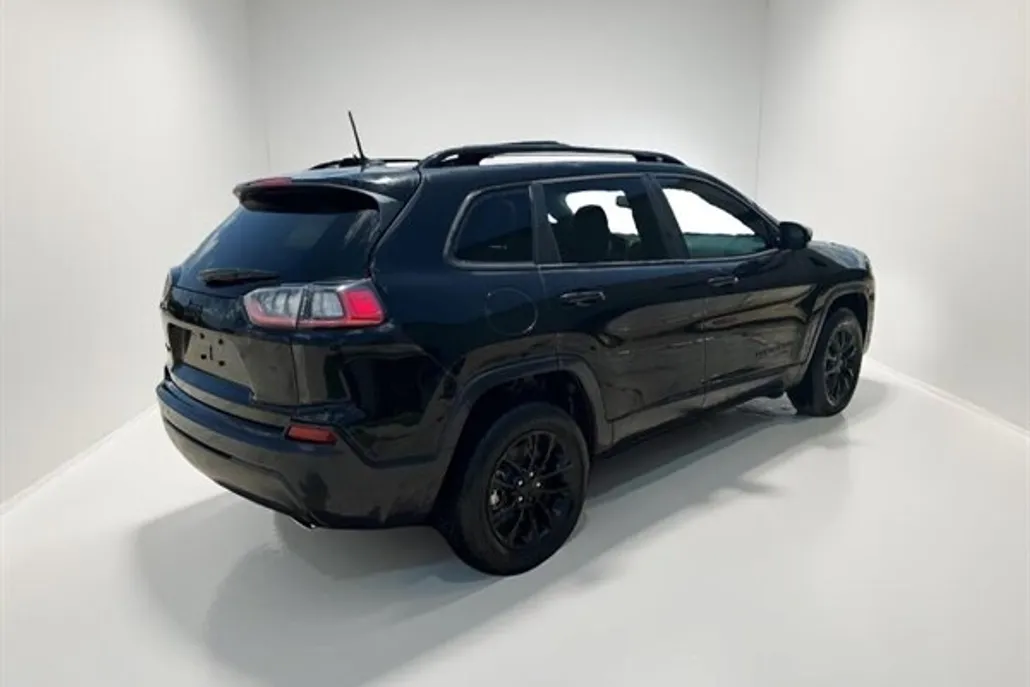 2023 Jeep Cherokee Altitude photo 1