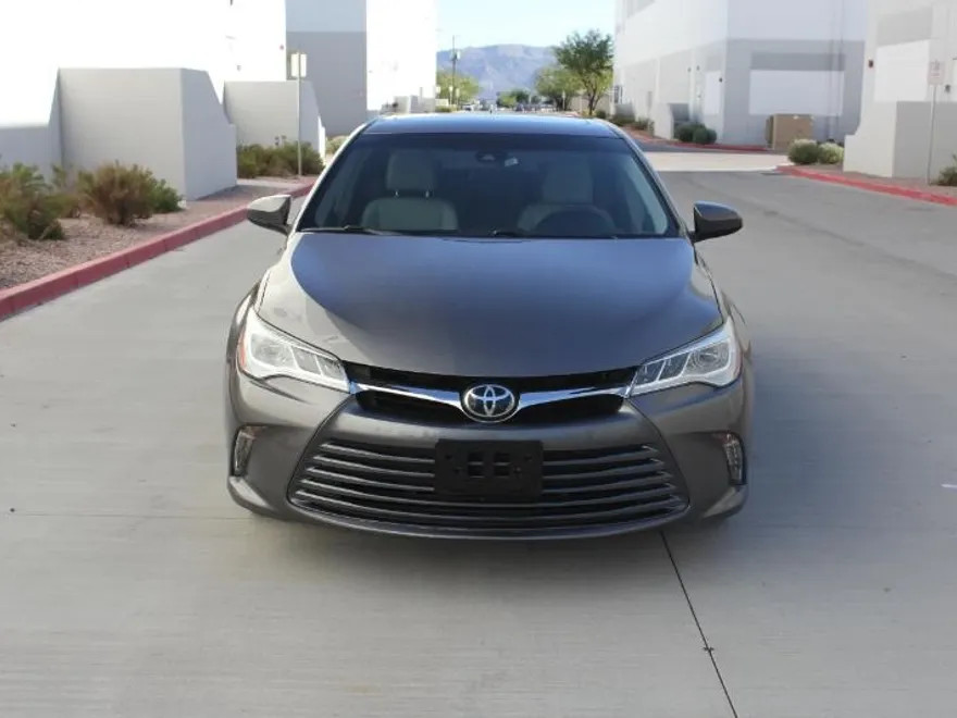2017 Toyota Camry XLE V6 photo 1