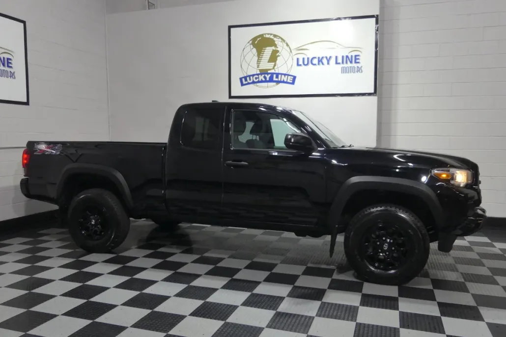 2019 Toyota Tacoma SR photo 1