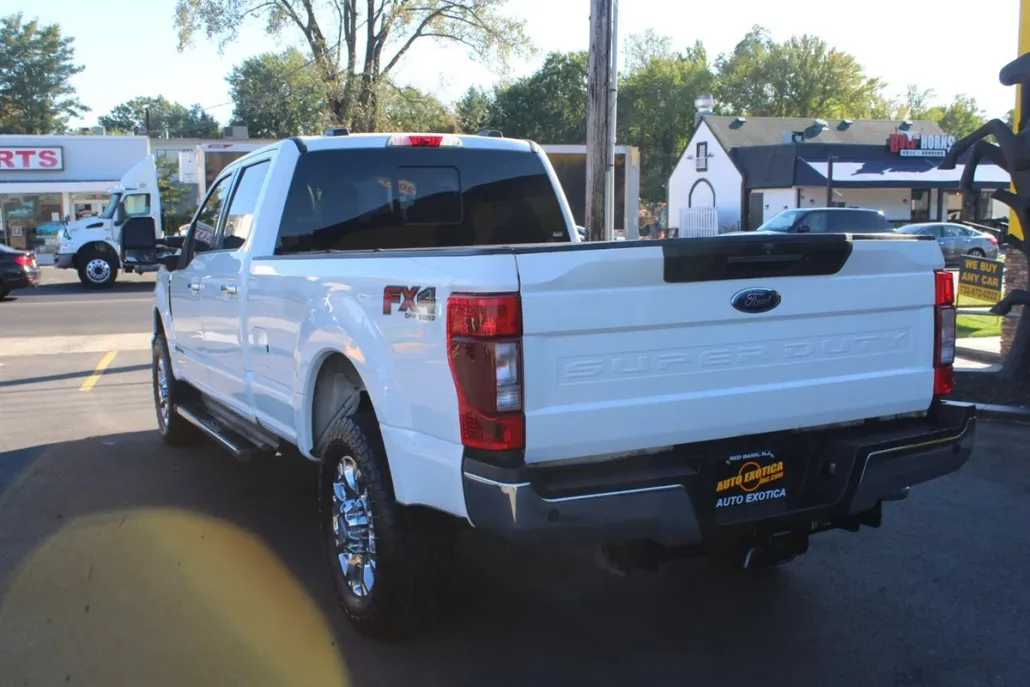2021 Ford F-350 Lariat photo 1
