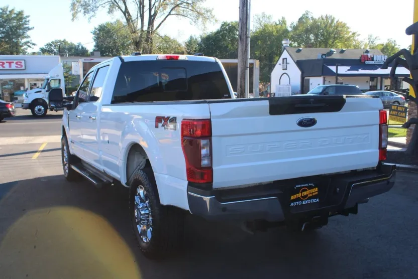 2021 Ford F-350 Lariat photo 1