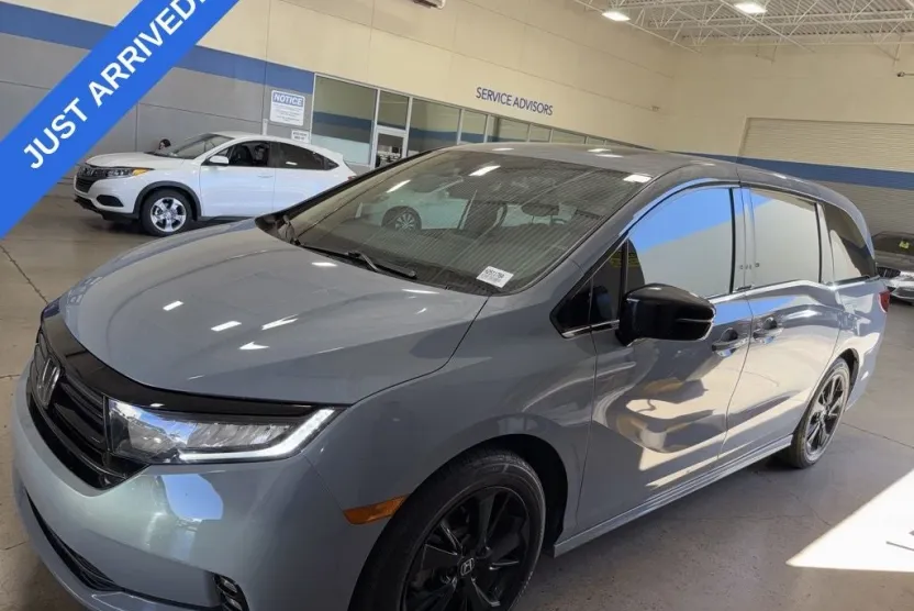 2023 Honda Odyssey Sport photo 1