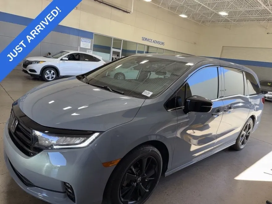 2023 Honda Odyssey Sport photo 1
