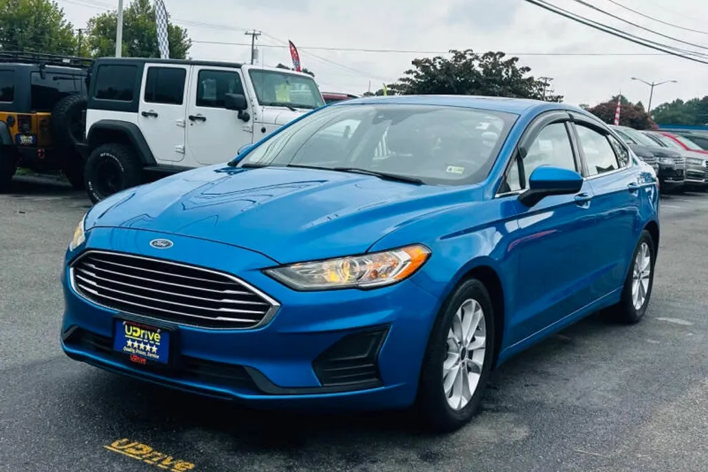 2020 Ford Fusion SE photo 1
