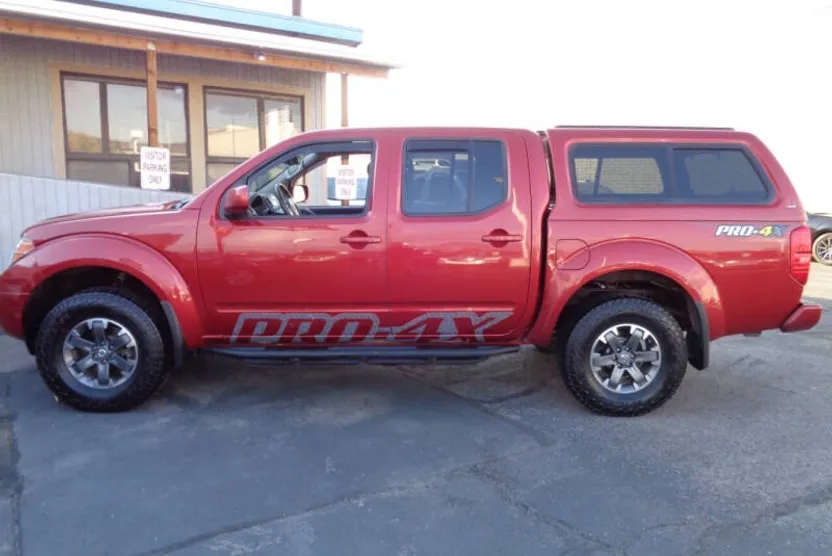 2017 Nissan Frontier PRO-4X photo 1