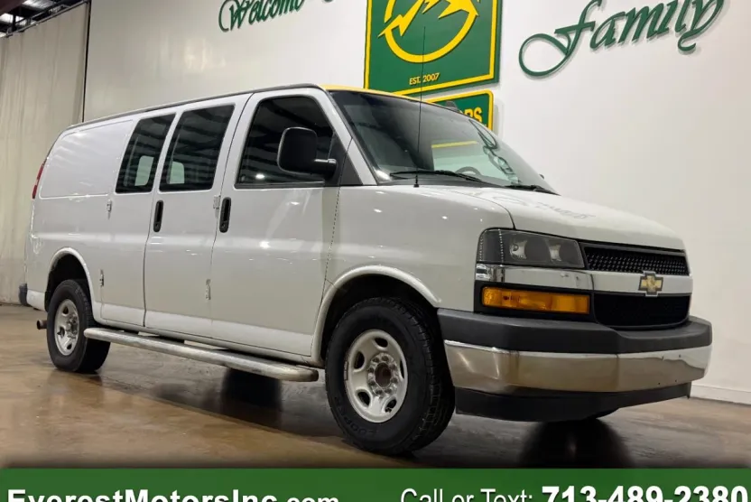 2020 Chevrolet Express Cargo Van 2500 photo 1