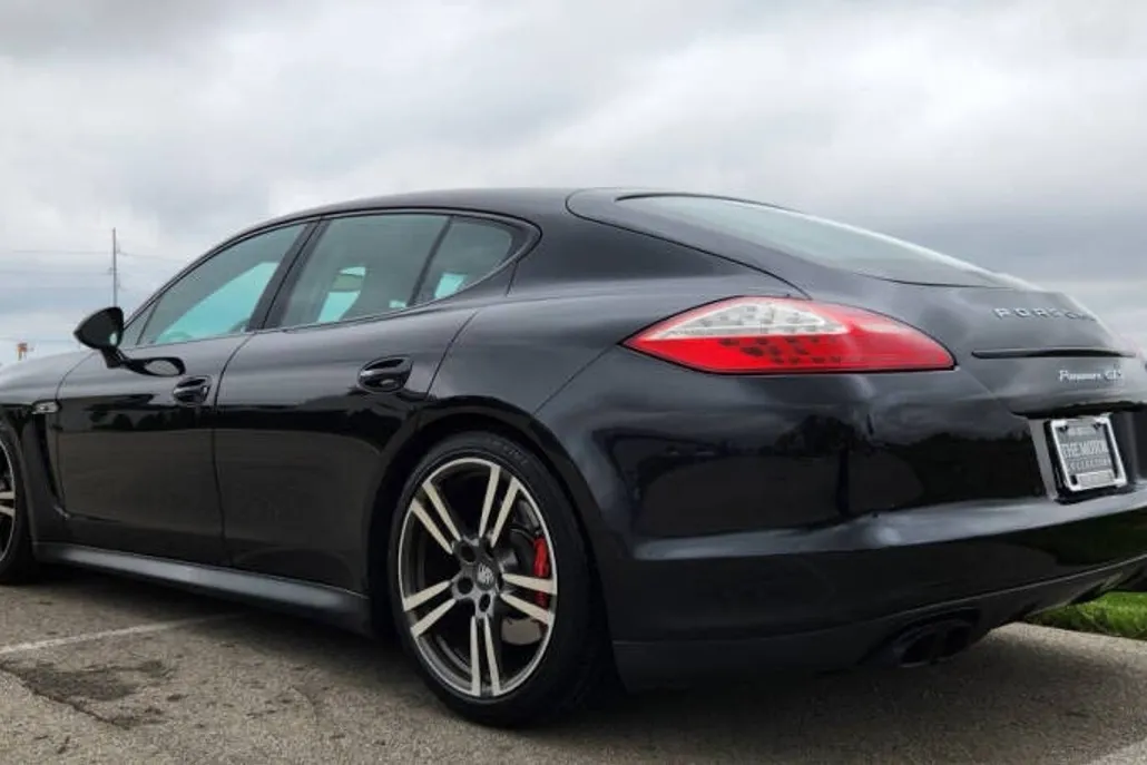 2013 Porsche Panamera GTS photo 1