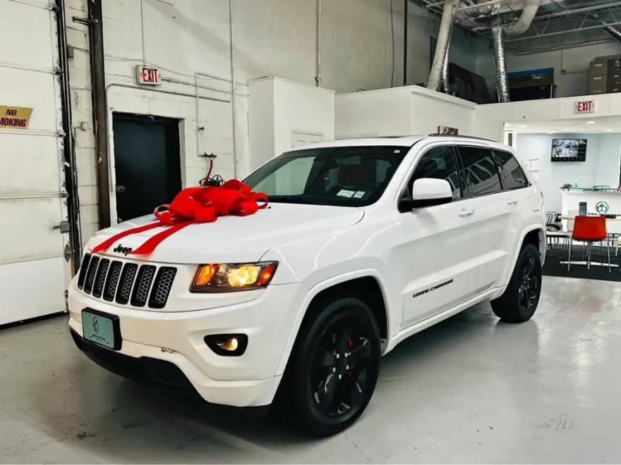 2015 Jeep Grand Cherokee Overland photo 1