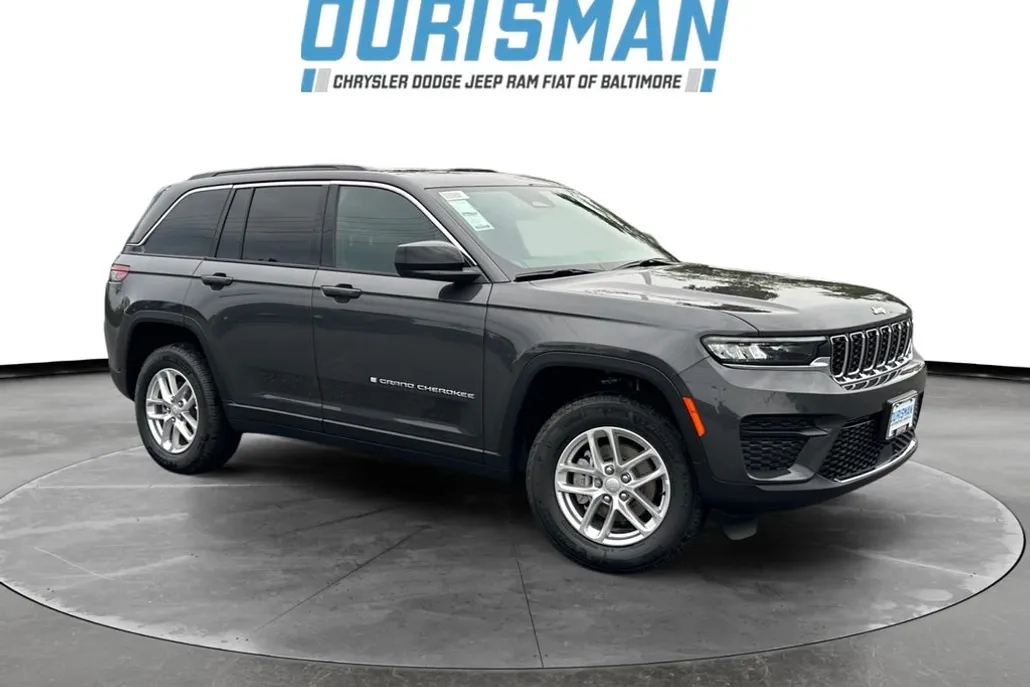 2025 Jeep Grand Cherokee Laredo photo 1