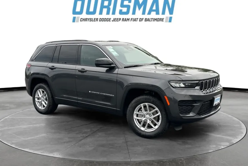 2025 Jeep Grand Cherokee Laredo photo 1