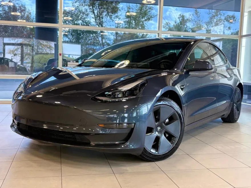 2023 Tesla Model 3 photo 1