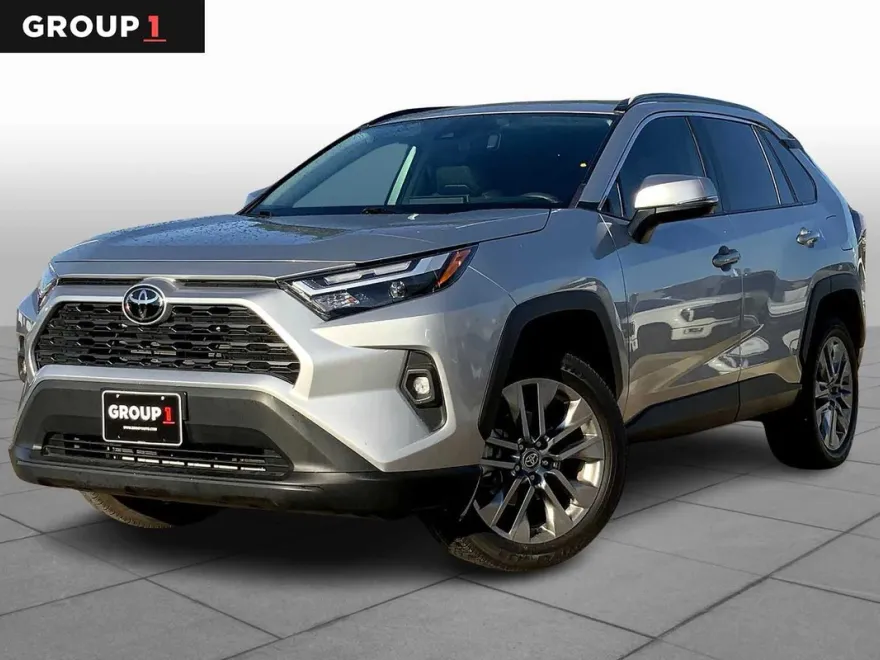 2024 Toyota RAV4 XLE Premium photo 1