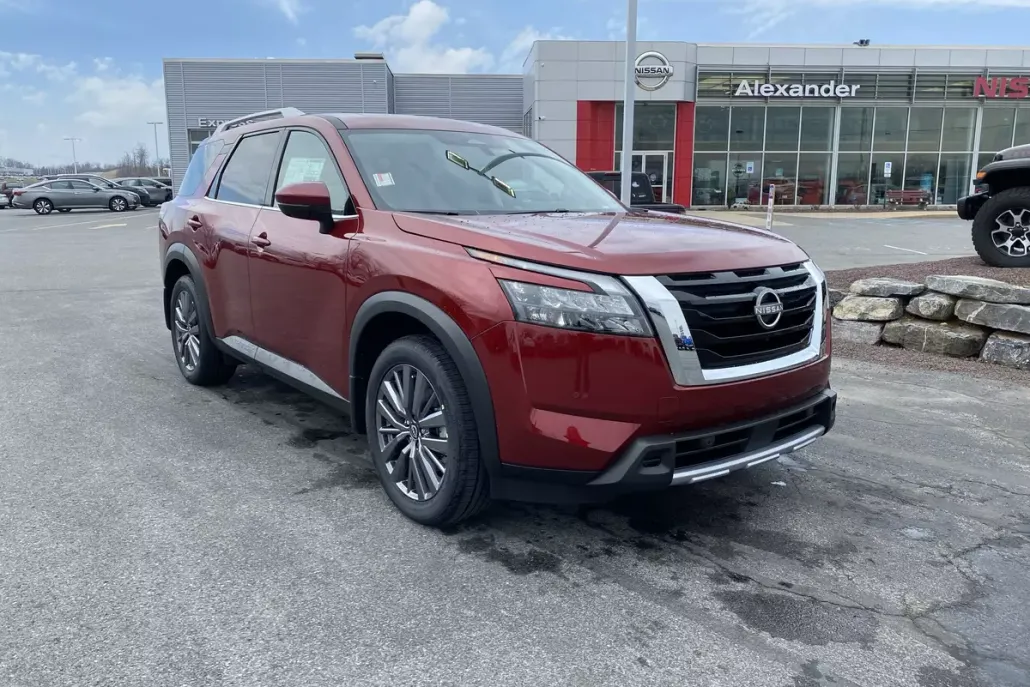 2025 Nissan Pathfinder SL photo 1