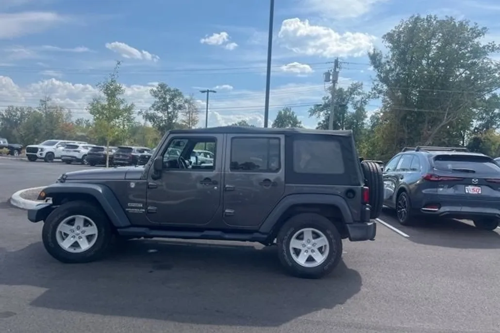 2017 Jeep Wrangler Unlimited Sport photo 1