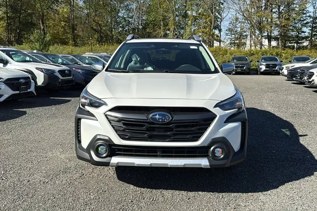 2025 Subaru Outback Touring XT photo 1