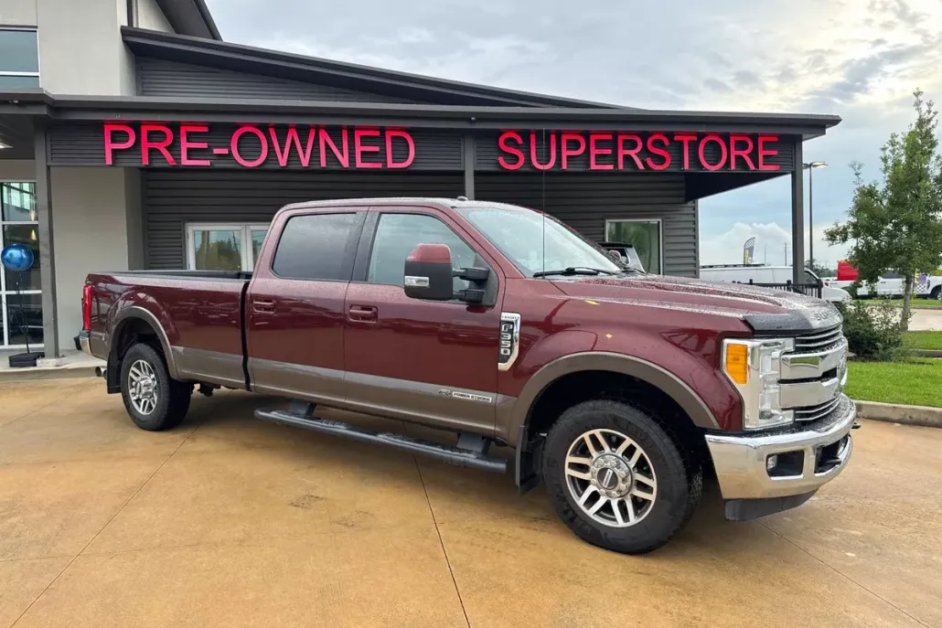 2017 Ford F-350 Lariat photo 1
