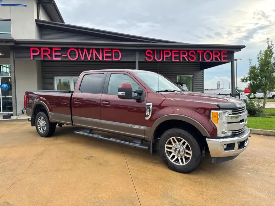 2017 Ford F-350 Lariat photo 1