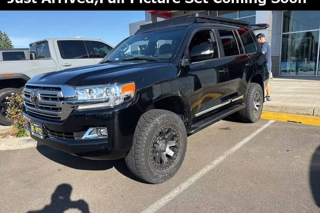 2021 Toyota Land Cruiser Base photo 1