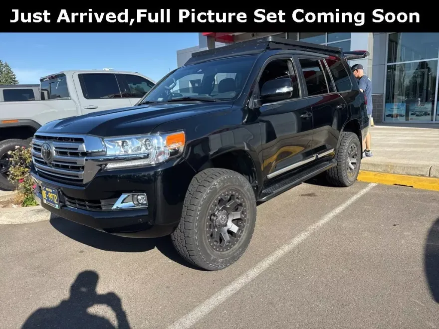 2021 Toyota Land Cruiser Base photo 1
