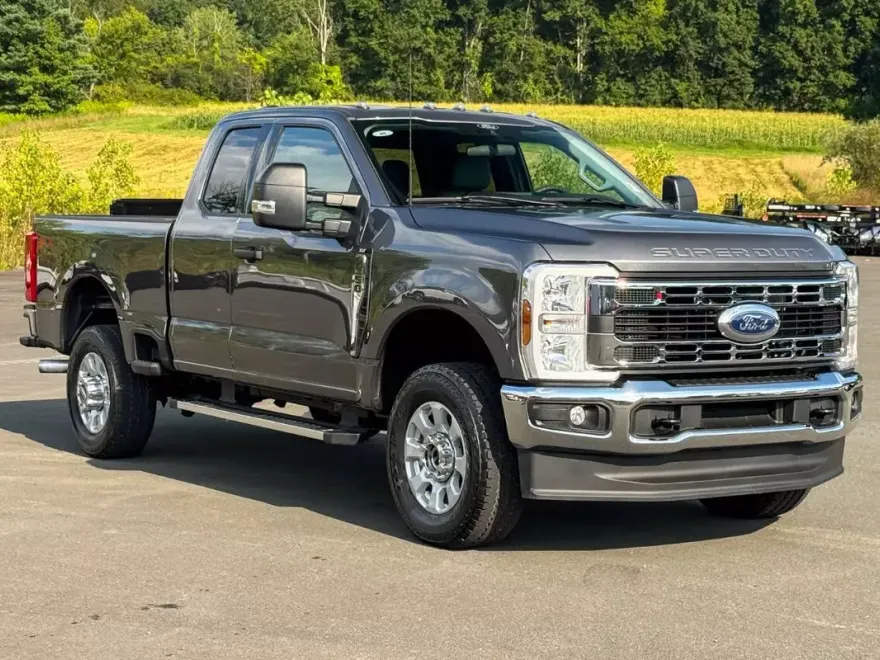 2024 Ford F-350 XLT photo 1