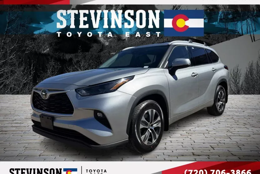 2022 Toyota Highlander XLE photo 1