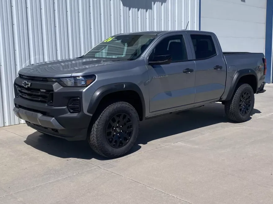 2026 Chevrolet Colorado Trail Boss photo 1