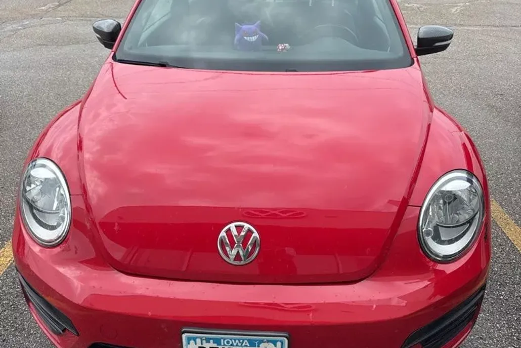 2019 Volkswagen Beetle S photo 1