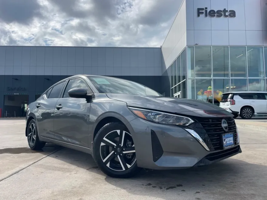 2024 Nissan Sentra SV photo 1