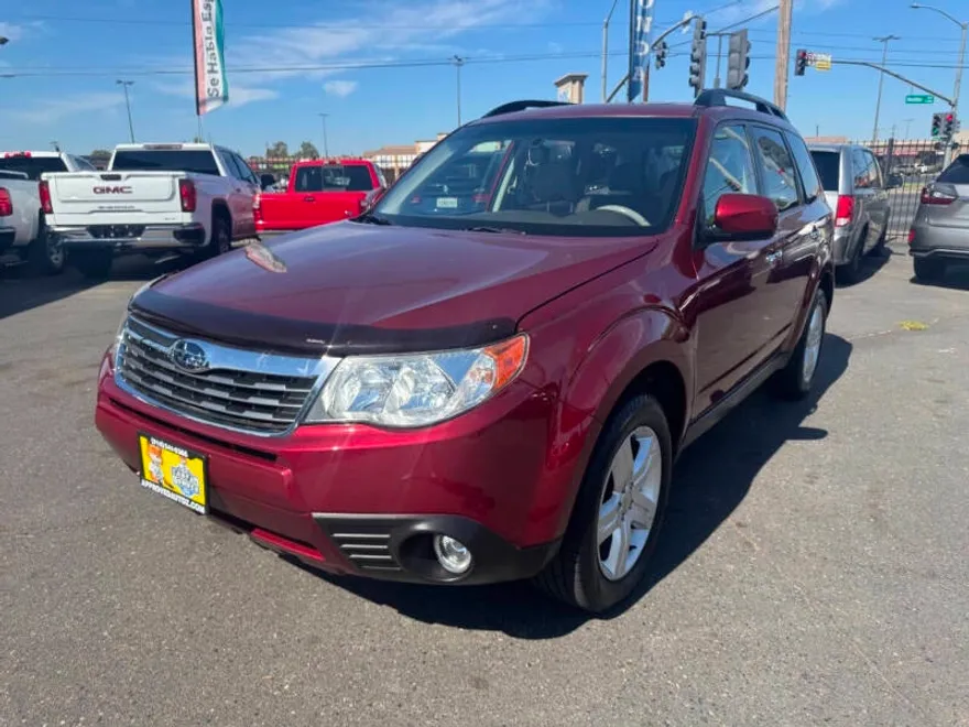 2010 Subaru Forester 2.5X Limited photo 1