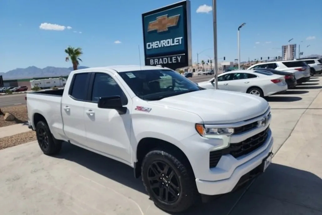 2025 Chevrolet Silverado 1500 RST photo 1