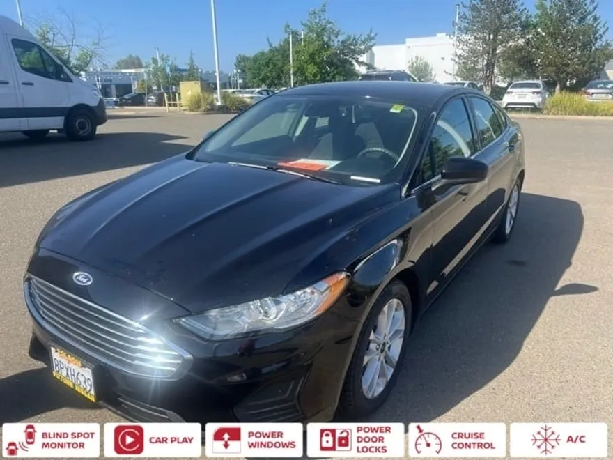 2020 Ford Fusion SE photo 1