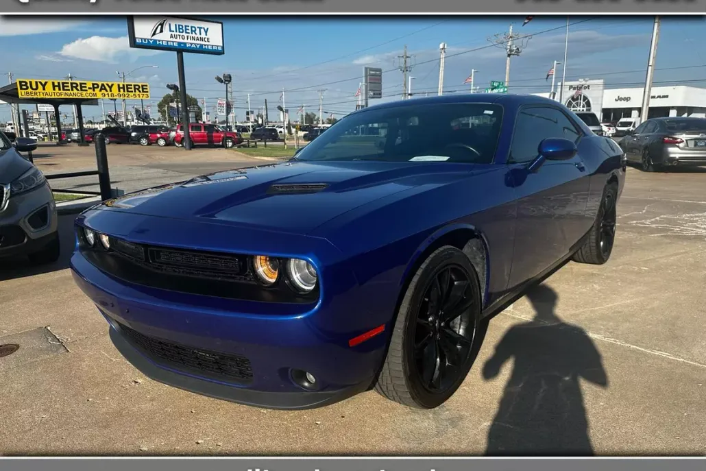 2018 Dodge Challenger SXT photo 1