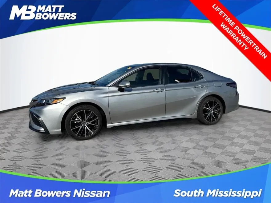 2022 Toyota Camry SE photo 1