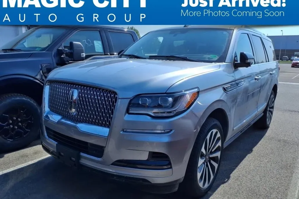 2022 Lincoln Navigator Reserve photo 1
