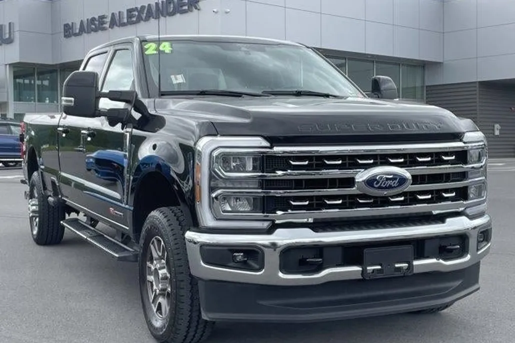 2024 Ford F-350 Lariat photo 1